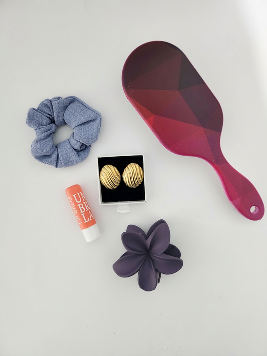 Jewel Tones Happy Mail: Σετ Δώρου με Βούρτσα, Scrunchie & Χρυσά Σκουλαρίκια