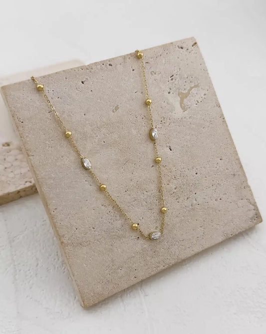 Χρυσό Κολιέ με Marquise Ζιργκόν & Gold Beads – Chic Layering Piece